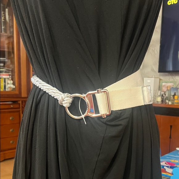 Runway Ralph Lauren O ring Belt . Silver / white. Sz Small New